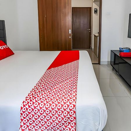 Oyo 93703 F88 Hotel Bekasi Exterior photo